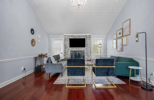 Lilburn House | Gorgeous home in Lilburn