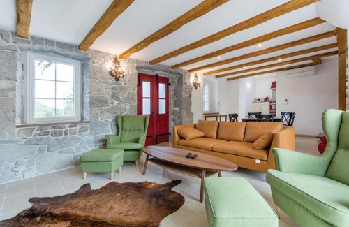 Grabri House | Gorgeous Home In Lupoglav With Kitchen