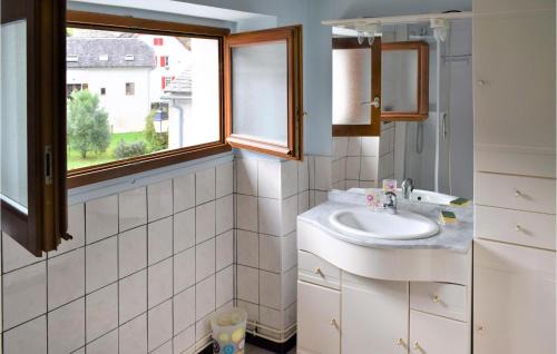 Osse-en-Aspe House | Gorgeous Home In Osse-En-Aspe With Wifi