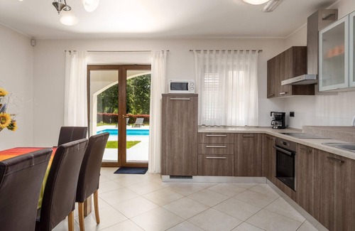 Katun House | Gorgeous home in Porec