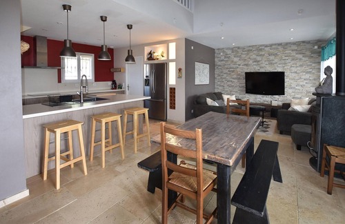 Puget House | Gorgeous home in Puget