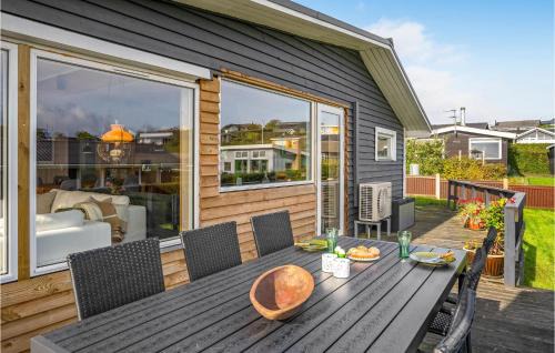 Ronde House | Gorgeous Home In Rønde With Wifi