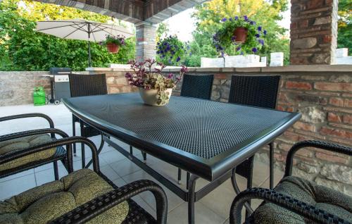 Grabri House | Gorgeous Home In Roc With Wifi