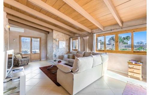 Portopetro House | Gorgeous Home In S'alqueria Blanca
