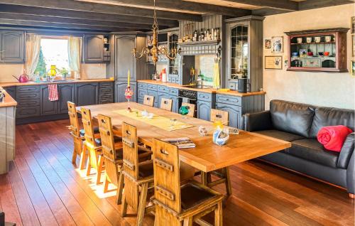 Farsund House | Gorgeous Home In Vanse With Sauna