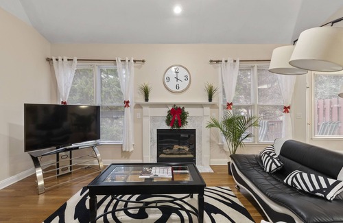 Milton House | Gorgeous Home plus full basement apartment close to Avalon/Downtown Alpharetta
