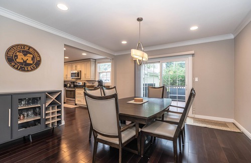 Dicken House | Gorgeous Home Steps From the BIG HOUSE!