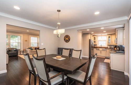 Dicken House | Gorgeous Home Steps From the BIG HOUSE!