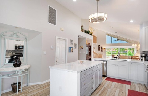 Central Naples House | Gorgeous Home w/3 Private En Suites Resort-Style Gated Community near beach