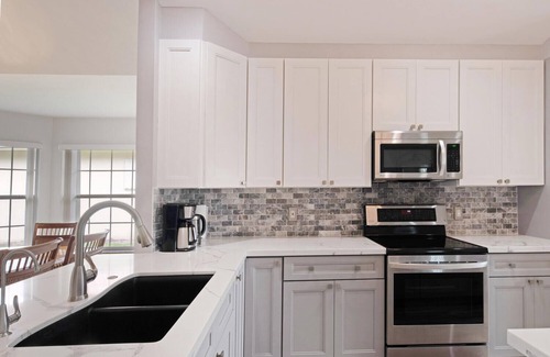 Central Naples House | Gorgeous Home w/3 Private En Suites Resort-Style Gated Community near beach