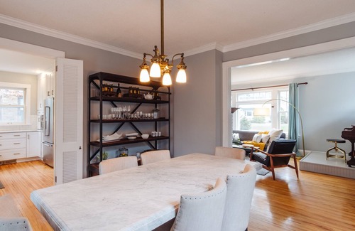 Lynnhurst House | Gorgeous Home - Walk to Lake, Restaurants, Shops, Trails!
