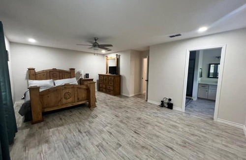 Harlingen House | Gorgeous home with a pool 2600 sqft