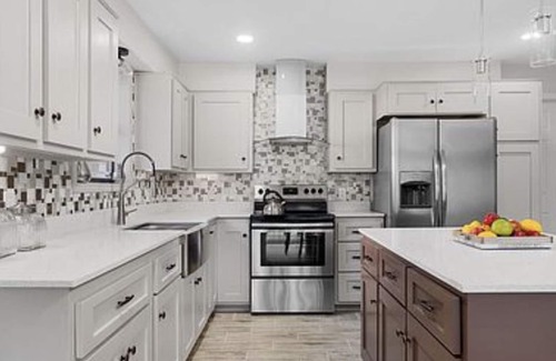 Harlingen House | Gorgeous Home With a Pool 2600sqft