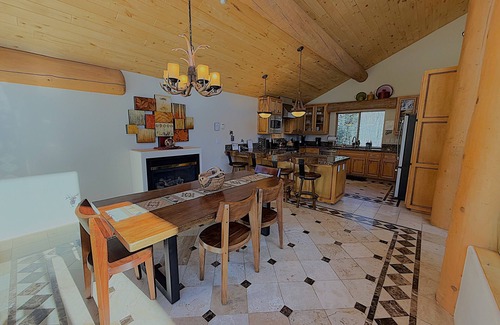 Columbine Lake Cabin | Gorgeous Home with Hot Tub & Private Pond just 2 Miles to Purgatory Ski Resort