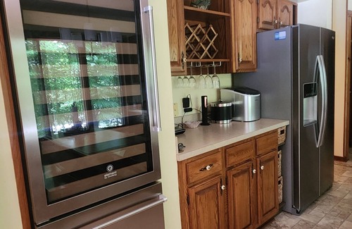Mineral House | Gorgeous inside & out and VIEWS! New stone walkway to lake, fire pit & More!