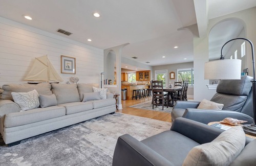 Indian Rocks Beach House | Gorgeous IRB Sunshine Stay Luxury Pool Home Golf Cart-Bikes- 5 Bedroom