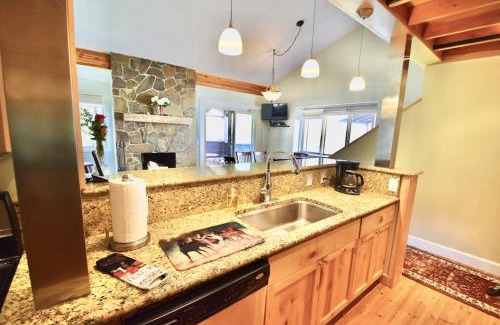 Moose Wilson Road Apartment | Gorgeous Jackson Hole Condo in Top location with Great Views and Private Deck with Barbeque!