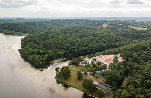 Branson House | Gorgeous Lake Cabin Hot Tub