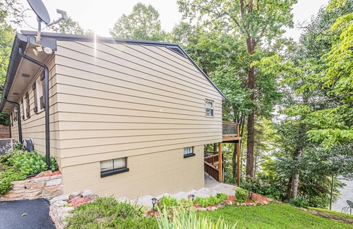 Se Ree Cottage | Gorgeous Lake Front Get Away