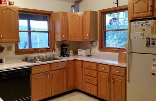 Alpine Lake House | Gorgeous Lake Front Resort Home at Alpine Lake