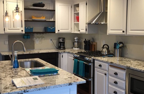 Sammamish House | Gorgeous Lake View - Gold Coast side of Lake Sammamish