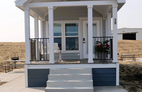 Sandusky Cottage | Gorgeous Lake Views #27 Cottage at Bayfront Resort
