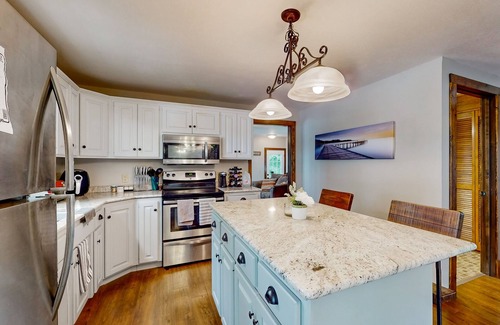 Deerwood Cabin | Gorgeous lakefront home w bunkhouse, private yard and large deck