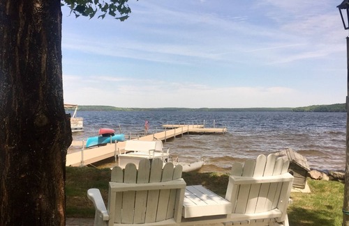 Pellston Cabin | Gorgeous Lakeside- BeachBucket-sandy kid friendly, happy spot+add Lil’Red Cabin