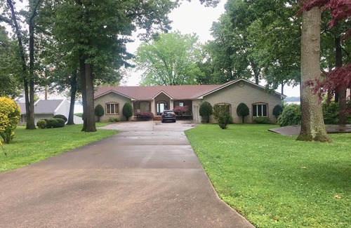 Afton House | Gorgeous large home on waterfront property! Boating, fishing, golf, leisure!
