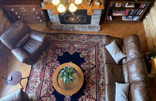 Stanstead Township Ski Chalet | Gorgeous Log Home Available for Monthly Rental