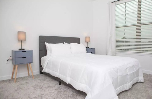 Lombard Apartment | Gorgeous Luxury 1BR | Serene getaway *RARE*