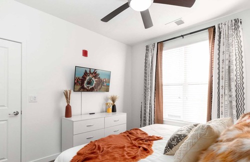 Draper Apartment | Gorgeous Luxury Apartment with Pool Hot Tub
