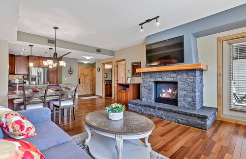 Canmore Condo | Gorgeous Luxury Mountain View Condo