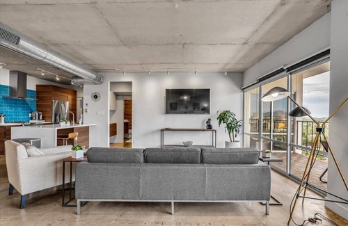 Roosevelt Condo | Gorgeous mid-century Downtown condo with amazing views and style