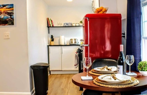 SoNo House | 😍GORGEOUS Midtown Getaway..PARK 🚘FREE!