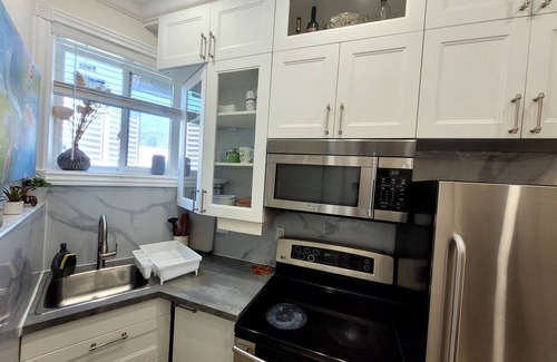 Willowdale House | Gorgeous Modern 1 Bedroom Apartment in North York Toronto