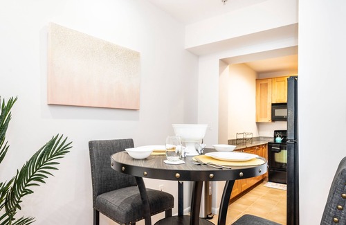 Columbia Heights Apartment | Gorgeous Modern Serviced Apartment