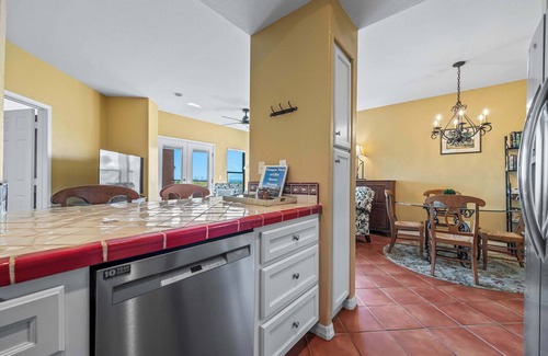 Tucson Condo | Gorgeous Mountain & City Views, Pools, & Hot Tubs