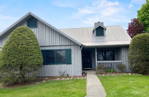 Wolf Laurel House | Gorgeous Mountain Views-Wolf Laurel