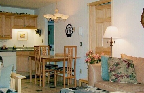 Park City Ski Chalet | Gorgeous Mountain View from This Remodeled Red Pine Condo