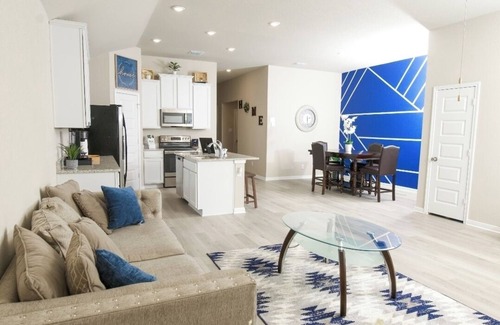 San Antonio House | Gorgeous new home! Near SeaWorld, Six Flags, Riverwalk & LAFB!