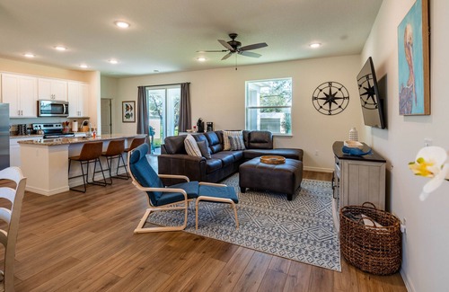 Sebastian House | Gorgeous Newly Built Centrally Located Home