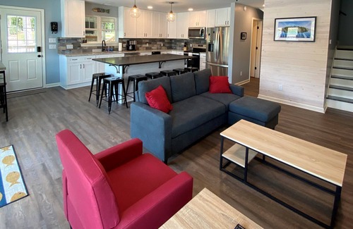 Little Kowaliga House | Gorgeous Newly Reimagined Lake Martin Home Within Steps of the Water