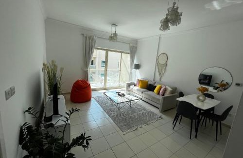 The Greens Apartment | Gorgeous One Bedroom Apartment in the heart of Dubai