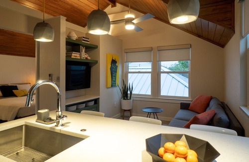 Mueller Apartment | Gorgeous, one-bedroom garage apartment in a quiet neighborhood