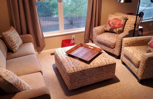 Briargate Villa | Gorgeous Rancher/Mtn Views/AF Academy