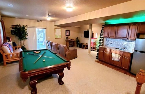 Briargate Villa | Gorgeous Rancher/Mtn Views/AF Academy
