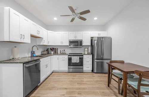 Merritt Island House | Gorgeous Remodeled Studio& Beautiful Outdoor Space