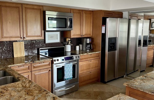 Sarasota Condo | Gorgeous Remodeled 2 Bedroom Longboat Key Condo with Stunning Bay Views!