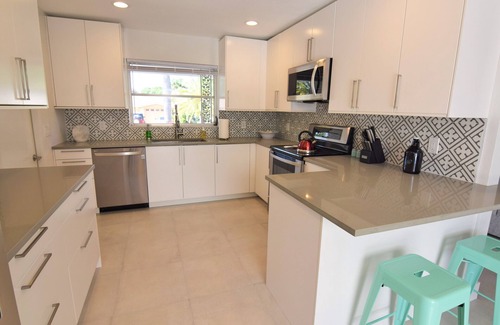 Southgate House | Gorgeous renovation with pool, minutes from beach